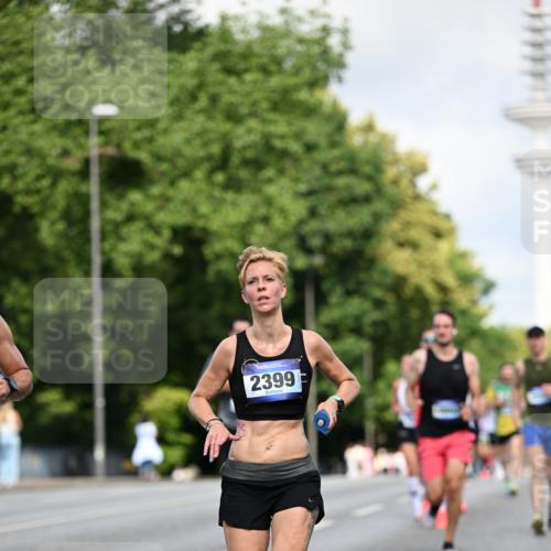 29.06.2025 - hella hamburg halbmarathon Dr. Thomas Lammeyer http://msf.ph/oto/8262173 29.06.2025 09:52:05 Kennedybrücke 1290, 1505, 1710, 2262, 2399, 3480, 3547, 4062, 4359, 4381, 5003, 5307, 5554, 5709, 6993, 7152, 7154, 8002, 8121, 8571, 8933, 9403, 10190, 10738, 10852 meine-sportfotos.de