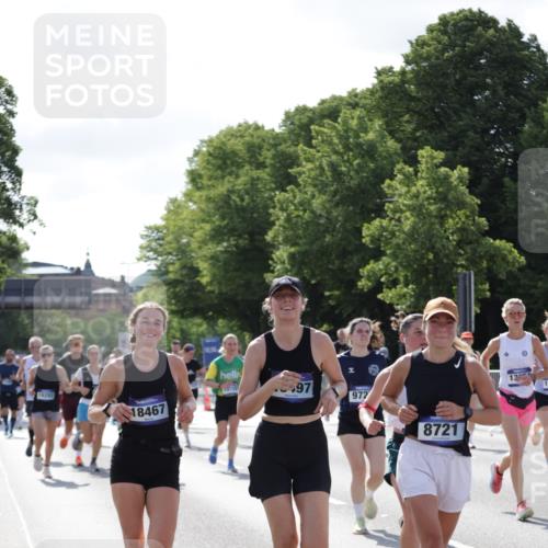 29.06.2025 - hella hamburg halbmarathon Jannik Wohlers http://msf.ph/oto/8262305 29.06.2025 09:58:27 Lombardsbrücke 1410, 1485, 1715, 1719, 1727, 1946, 1951, 2840, 2883, 2907, 3037, 3334, 3952, 4120, 4167, 5077, 5084, 6294, 6629, 6657, 7082, 7369, 7716, 7732, 8068, 8322, 8639, 8721, 8798, 9655, 9727, 9770, 10488, 10724, 11212, 11612, 11976, 12135, 12362, 12526, 13397, 13465, 13654, 13694, 13706, 13880, 13997, 14355, 14363, 14368, 14702, 15275, 15497, 15506, 15516, 15727, 15854, 16108, 16292, 16470, 17181, 17383, 17491, 17828, 18000, 18181, 18308, 18340, 19152 meine-sportfotos.de