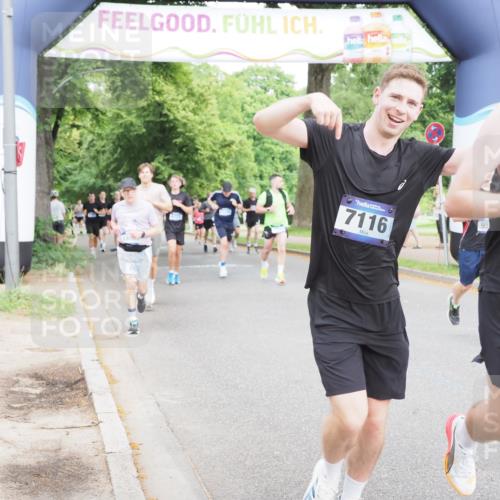 29.06.2025 - hella hamburg halbmarathon MichiJ http://msf.ph/oto/8262315 29.06.2025 10:30:05 Zwischen KM18-KM19 1631, 1962, 4871, 5387, 5436, 6721, 7116, 9547, 12434, 17177, 18004, 18491 meine-sportfotos.de