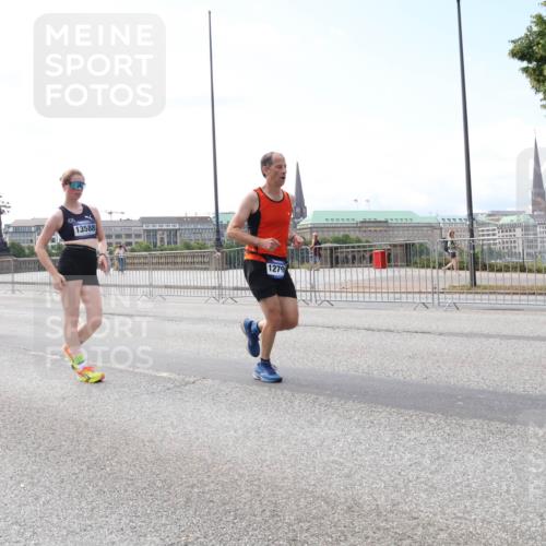 29.06.2025 - hella hamburg halbmarathon Lena Gebhardt http://msf.ph/oto/8262426 29.06.2025 10:11:01 Lombardsbrücke 1166, 1186, 1723, 1781, 2868, 3837, 4287, 4389, 5254, 5653, 5990, 5991, 7250, 7271, 7370, 8171, 8206, 8207, 8561, 9119, 9169, 9681, 9829, 10196, 11149, 11355, 11887, 11904, 11905, 12426, 12556, 12571, 12629, 12790, 12836, 13588, 13594, 13603, 13825, 14022, 14149, 14270, 15009, 15214, 15252, 15908, 16344, 16383, 16808, 17142, 17500, 17532, 18949, 19241 meine-sportfotos.de