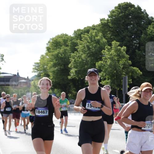 29.06.2025 - hella hamburg halbmarathon Jannik Wohlers http://msf.ph/oto/8262461 29.06.2025 09:58:27 Lombardsbrücke 1410, 1485, 1715, 1719, 1727, 1946, 1951, 2840, 2883, 2907, 3037, 3334, 3952, 4120, 4167, 5077, 5084, 6294, 6629, 6657, 7082, 7369, 7716, 7732, 8068, 8322, 8639, 8721, 8798, 9655, 9727, 9770, 10488, 10724, 11212, 11612, 11976, 12135, 12362, 12526, 13397, 13465, 13654, 13694, 13706, 13880, 13997, 14355, 14363, 14368, 14702, 15275, 15497, 15506, 15516, 15727, 15854, 16108, 16292, 16470, 17181, 17383, 17491, 17828, 18000, 18181, 18308, 18340, 19152 meine-sportfotos.de