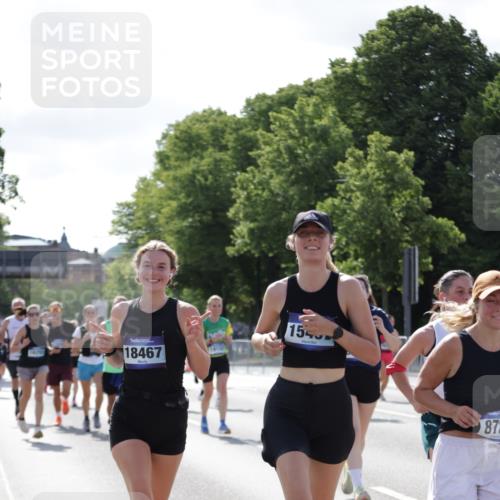 29.06.2025 - hella hamburg halbmarathon Jannik Wohlers http://msf.ph/oto/8262480 29.06.2025 09:58:27 Lombardsbrücke 1410, 1485, 1715, 1719, 1727, 1946, 1951, 2840, 2883, 2907, 3037, 3334, 3952, 4120, 4167, 5077, 5084, 6294, 6629, 6657, 7082, 7369, 7716, 7732, 8068, 8322, 8639, 8721, 8798, 9655, 9727, 9770, 10488, 10724, 11212, 11612, 11976, 12135, 12362, 12526, 13397, 13465, 13654, 13694, 13706, 13880, 13997, 14355, 14363, 14368, 14702, 15275, 15497, 15506, 15516, 15727, 15854, 16108, 16292, 16470, 17181, 17383, 17491, 17828, 18000, 18181, 18308, 18340, 19152 meine-sportfotos.de