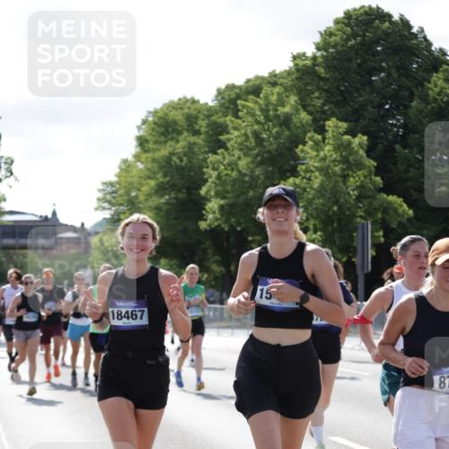 29.06.2025 - hella hamburg halbmarathon Jannik Wohlers http://msf.ph/oto/8262502 29.06.2025 09:58:27 Lombardsbrücke 1410, 1485, 1715, 1719, 1727, 1946, 1951, 2840, 2883, 2907, 3037, 3334, 3952, 4120, 4167, 5077, 5084, 6294, 6629, 6657, 7082, 7369, 7716, 7732, 8068, 8322, 8639, 8721, 8798, 9655, 9727, 9770, 10488, 10724, 11212, 11612, 11976, 12135, 12362, 12526, 13397, 13465, 13654, 13694, 13706, 13880, 13997, 14355, 14363, 14368, 14702, 15275, 15497, 15506, 15516, 15727, 15854, 16108, 16292, 16470, 17181, 17383, 17491, 17828, 18000, 18181, 18308, 18340, 19152 meine-sportfotos.de