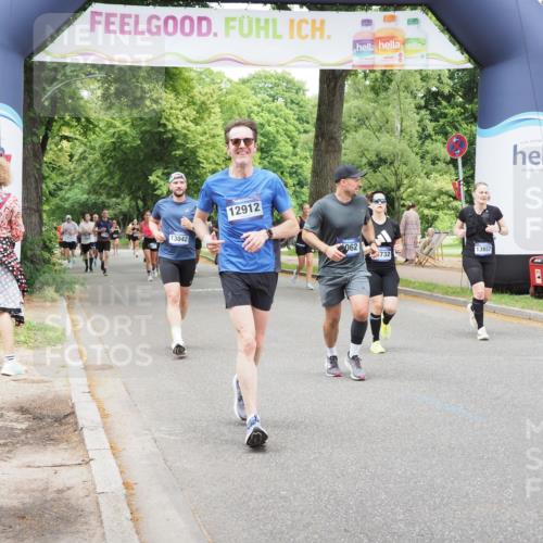 29.06.2025 - hella hamburg halbmarathon MichiJ http://msf.ph/oto/8262510 29.06.2025 10:54:04 Zwischen KM18-KM19 1729, 3062, 3225, 4066, 6453, 8909, 11755, 12005, 12912, 13042, 13732, 13857 meine-sportfotos.de