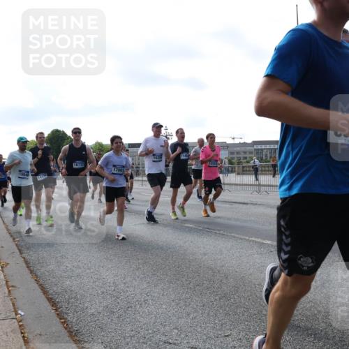 29.06.2025 - hella hamburg halbmarathon Lena Gebhardt http://msf.ph/oto/8262576 29.06.2025 09:57:07 Lombardsbrücke 1030, 1327, 1381, 1442, 1460, 1496, 1537, 1657, 1783, 1833, 2013, 2025, 2074, 2111, 2119, 2208, 2340, 2378, 2396, 2595, 2814, 2839, 2869, 2878, 3093, 3103, 3310, 3575, 3652, 3698, 3791, 4299, 4377, 4558, 4635, 4726, 4770, 4897, 5008, 5013, 5018, 5021, 5169, 5194, 5319, 5744, 5839, 6033, 6377, 6631, 6720, 6762, 7176, 7177, 7259, 7918, 8112, 8261, 8313, 8572, 8587, 8618, 8651, 8661, 8710, 8813, 8863, 8921, 8930, 9060, 9082, 9316, 9497, 9638, 10191 meine-sportfotos.de