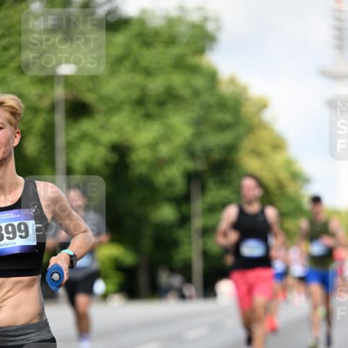 29.06.2025 - hella hamburg halbmarathon Dr. Thomas Lammeyer http://msf.ph/oto/8262650 29.06.2025 09:52:07 Kennedybrücke 1290, 1505, 1710, 2262, 2399, 3480, 3547, 4062, 4359, 4381, 5003, 5307, 5554, 5709, 6993, 7152, 7154, 8002, 8121, 8571, 8933, 9403, 9643, 10190, 10738, 10852 meine-sportfotos.de