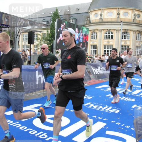29.06.2025 - hella hamburg halbmarathon Michael Strokosch http://msf.ph/oto/8262723 29.06.2025 10:51:52 Ziel 2396, 2818, 2823, 2880, 4297, 6286, 7224, 8710, 8819, 8856, 9793, 9959, 12224, 15427, 15727, 15831, 16907, 17682, 17815, 17962, 19053, 19137 meine-sportfotos.de