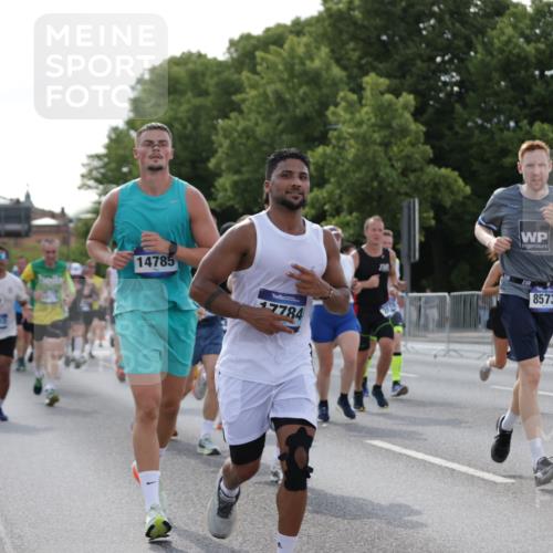 29.06.2025 - hella hamburg halbmarathon Jannik Wohlers http://msf.ph/oto/8262764 29.06.2025 09:59:33 Lombardsbrücke 1006, 1125, 1264, 1834, 1914, 2099, 2348, 2364, 2582, 2584, 2676, 2677, 2910, 3836, 4013, 4231, 4772, 4796, 5015, 5134, 5277, 5341, 6174, 6201, 6202, 6462, 6581, 6587, 6602, 6636, 6892, 7547, 7717, 7786, 7824, 8223, 8285, 8402, 8573, 8730, 9611, 10093, 10337, 10742, 10759, 11366, 11753, 11797, 11799, 12248, 12479, 12513, 13523, 13847, 13988, 13993, 14139, 14429, 14750, 14778, 14785, 14818, 15097, 15110, 15431, 15954, 16327, 17160, 17468, 17525 meine-sportfotos.de