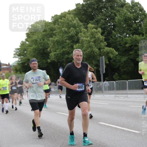 29.06.2025 - hella hamburg halbmarathon Jannik Wohlers http://msf.ph/oto/8262791 29.06.2025 10:33:01 Lombardsbrücke 1764, 1995, 2085, 2776, 2838, 3341, 3812, 4164, 4445, 6773, 6999, 7705, 8891, 9258, 9591, 9592, 9750, 9780, 11811, 11826, 13339, 13375, 14451, 15044, 15072, 15091, 15367, 15964, 16270, 17135 meine-sportfotos.de