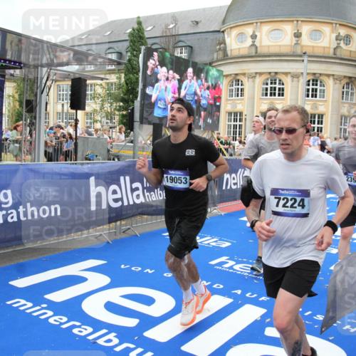 29.06.2025 - hella hamburg halbmarathon Michael Strokosch http://msf.ph/oto/8262818 29.06.2025 10:51:52 Ziel 2396, 2818, 2823, 2880, 4297, 6286, 7224, 8710, 8819, 8856, 9793, 9959, 12224, 15427, 15727, 15831, 16907, 17682, 17815, 17962, 19053, 19137 meine-sportfotos.de
