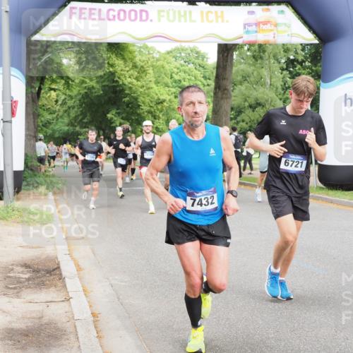 29.06.2025 - hella hamburg halbmarathon MichiJ http://msf.ph/oto/8262859 29.06.2025 10:30:08 Zwischen KM18-KM19 1962, 5436, 6721, 7116, 7432, 9547, 11417, 12434, 15521, 15623, 17177, 18004, 18491 meine-sportfotos.de