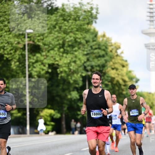 29.06.2025 - hella hamburg halbmarathon Dr. Thomas Lammeyer http://msf.ph/oto/8262895 29.06.2025 09:52:08 Kennedybrücke 1290, 1505, 1571, 1710, 2262, 2399, 3480, 3547, 4062, 4359, 4381, 5003, 5307, 5554, 5709, 6993, 7152, 7154, 8002, 8121, 8571, 8933, 9403, 9643, 10190, 10738, 10852 meine-sportfotos.de