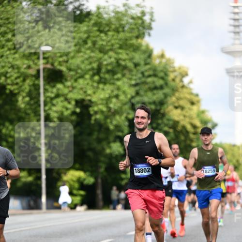 29.06.2025 - hella hamburg halbmarathon Dr. Thomas Lammeyer http://msf.ph/oto/8262908 29.06.2025 09:52:08 Kennedybrücke 1290, 1505, 1571, 1710, 2262, 2399, 3480, 3547, 4062, 4359, 4381, 5003, 5307, 5554, 5709, 6993, 7152, 7154, 8002, 8121, 8571, 8933, 9403, 9643, 10190, 10738, 10852 meine-sportfotos.de