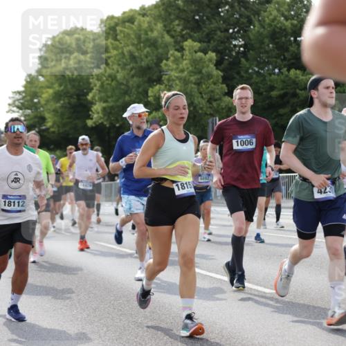 29.06.2025 - hella hamburg halbmarathon Jannik Wohlers http://msf.ph/oto/8262943 29.06.2025 09:59:35 Lombardsbrücke 1006, 1125, 1264, 1834, 1914, 2099, 2348, 2364, 2447, 2582, 2584, 2676, 2677, 2910, 3836, 4013, 4231, 4632, 4772, 4796, 5015, 5134, 5277, 5341, 6174, 6201, 6202, 6462, 6581, 6587, 6602, 6636, 6892, 7547, 7717, 7786, 7824, 8223, 8285, 8402, 8573, 8730, 9611, 10093, 10337, 10742, 10759, 10788, 11158, 11366, 11753, 11797, 11799, 12248, 12479, 12513, 13523, 13847, 13988, 13993, 14139, 14429, 14750, 14785, 14818, 15097, 15110, 15431, 16327, 17160, 17468, 17525 meine-sportfotos.de