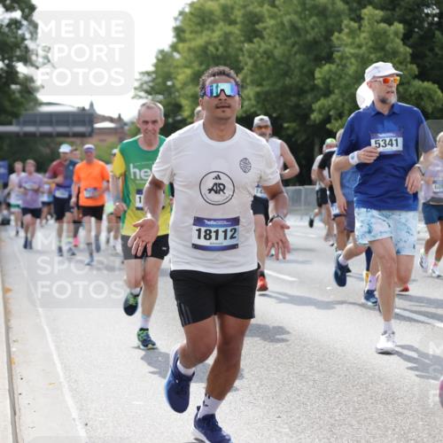 29.06.2025 - hella hamburg halbmarathon Jannik Wohlers http://msf.ph/oto/8263007 29.06.2025 09:59:36 Lombardsbrücke 1006, 1125, 1264, 1834, 1914, 2099, 2348, 2364, 2447, 2582, 2584, 2676, 2677, 2910, 3181, 3836, 4013, 4231, 4632, 4772, 4796, 5015, 5134, 5277, 5341, 6174, 6201, 6202, 6462, 6581, 6587, 6602, 6636, 6892, 7547, 7717, 7786, 7824, 8223, 8285, 8394, 8573, 8730, 9611, 10093, 10337, 10742, 10759, 10788, 11158, 11159, 11366, 11753, 11797, 11799, 12248, 12479, 12513, 13523, 13847, 13988, 13993, 14139, 14429, 14750, 14785, 15097, 15110, 15431, 16327, 17160, 17468, 17525 meine-sportfotos.de
