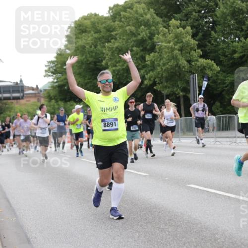 29.06.2025 - hella hamburg halbmarathon Jannik Wohlers http://msf.ph/oto/8263048 29.06.2025 10:33:05 Lombardsbrücke 1995, 2776, 2838, 3341, 3812, 4164, 4361, 4445, 4449, 5075, 6109, 6999, 7705, 8021, 8282, 8891, 9234, 9258, 9438, 9591, 9592, 9750, 9780, 9799, 11453, 11546, 11811, 11928, 12237, 12238, 12855, 13375, 13601, 14451, 15044, 15072, 15367, 15964 meine-sportfotos.de