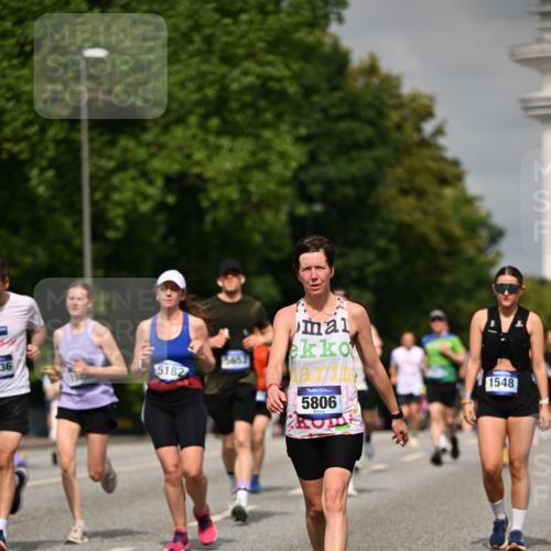 29.06.2025 - hella hamburg halbmarathon Dr. Thomas Lammeyer http://msf.ph/oto/8263092 29.06.2025 10:14:44 Kennedybrücke 1186, 1548, 1781, 2868, 4287, 5182, 5653, 5806, 8171, 8561, 8685, 9150, 9829, 10196, 11149 meine-sportfotos.de