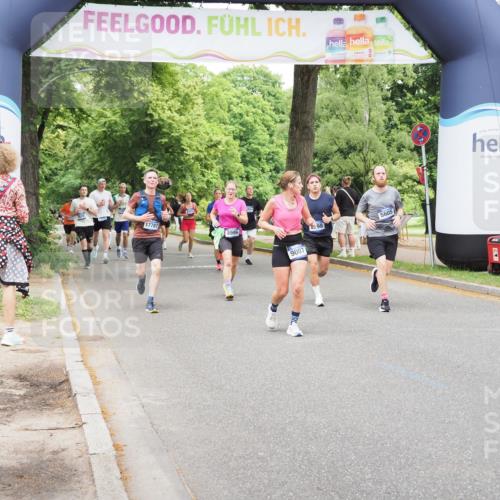 29.06.2025 - hella hamburg halbmarathon MichiJ http://msf.ph/oto/8263097 29.06.2025 10:54:09 Zwischen KM18-KM19 1729, 2628, 3062, 5605, 9007, 12912, 13042, 13732, 13857 meine-sportfotos.de