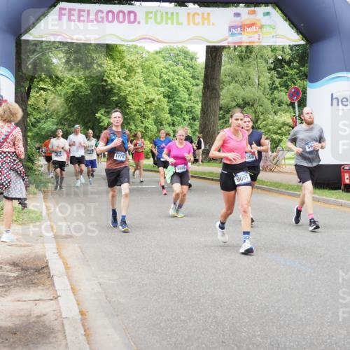 29.06.2025 - hella hamburg halbmarathon MichiJ http://msf.ph/oto/8263113 29.06.2025 10:54:10 Zwischen KM18-KM19 1729, 2628, 5605, 8398, 9007, 12912, 13042, 13732, 13857, 17787 meine-sportfotos.de