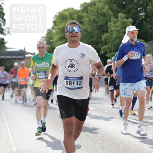 29.06.2025 - hella hamburg halbmarathon Jannik Wohlers http://msf.ph/oto/8263120 29.06.2025 09:59:36 Lombardsbrücke 1006, 1125, 1264, 1834, 1914, 2099, 2348, 2364, 2447, 2582, 2584, 2676, 2677, 2910, 3181, 3836, 4013, 4231, 4632, 4772, 4796, 5015, 5134, 5277, 5341, 6174, 6201, 6202, 6462, 6581, 6587, 6602, 6636, 6892, 7547, 7717, 7786, 7824, 8223, 8285, 8394, 8573, 8730, 9611, 10093, 10337, 10742, 10759, 10788, 11158, 11159, 11366, 11753, 11797, 11799, 12248, 12479, 12513, 13523, 13847, 13988, 13993, 14139, 14429, 14750, 14785, 15097, 15110, 15431, 16327, 17160, 17468, 17525 meine-sportfotos.de