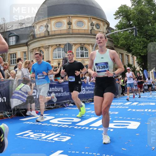 29.06.2025 - hella hamburg halbmarathon Strokosch-Dieckow http://msf.ph/oto/8263179 29.06.2025 10:44:01 Ziel 1391, 1558, 2816, 3021, 4981, 6705, 8063, 8900, 9081, 9633, 10193, 10596, 10930, 11346, 12438, 13123, 15383, 16506, 16549, 16648, 16697, 17403, 17516, 17977, 18004 meine-sportfotos.de