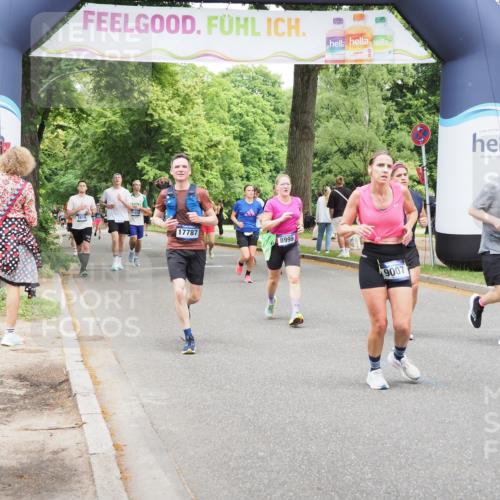 29.06.2025 - hella hamburg halbmarathon MichiJ http://msf.ph/oto/8263189 29.06.2025 10:54:10 Zwischen KM18-KM19 1729, 2628, 5605, 8398, 9007, 12912, 13042, 13732, 13857, 17787 meine-sportfotos.de