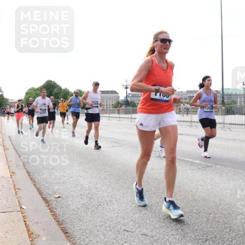 29.06.2025 - hella hamburg halbmarathon Lena Gebhardt http://msf.ph/oto/8263204 29.06.2025 10:11:02 Lombardsbrücke 1166, 1186, 1723, 1781, 2868, 3837, 4287, 4389, 5254, 5653, 5990, 5991, 7250, 7271, 7370, 8171, 8206, 8207, 8368, 8561, 9119, 9169, 9681, 9829, 10196, 11149, 11355, 11887, 11904, 11905, 12426, 12556, 12571, 12629, 12790, 12836, 13588, 13594, 13603, 13825, 14022, 14149, 14270, 15009, 15214, 15252, 15908, 16383, 16808, 17142, 17500, 17532, 18949, 19241 meine-sportfotos.de