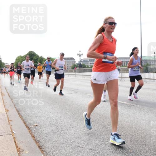 29.06.2025 - hella hamburg halbmarathon Lena Gebhardt http://msf.ph/oto/8263249 29.06.2025 10:11:03 Lombardsbrücke 1166, 1186, 1723, 1781, 2868, 3837, 4287, 4389, 5254, 5653, 5990, 5991, 7250, 7271, 7370, 8171, 8206, 8207, 8368, 8561, 9119, 9169, 9681, 9829, 10196, 11149, 11355, 11887, 11904, 11905, 12286, 12426, 12556, 12571, 12629, 12790, 12836, 13588, 13594, 13603, 13825, 14022, 14149, 14270, 15009, 15214, 15252, 15908, 16383, 16808, 17142, 17500, 17532, 17787, 18949, 19241 meine-sportfotos.de
