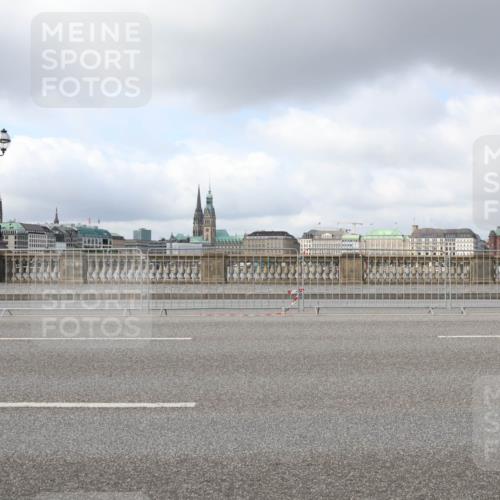 29.06.2025 - hella hamburg halbmarathon Lena Gebhardt http://msf.ph/oto/8263282 29.06.2025 09:03:58 Lombardsbrücke  meine-sportfotos.de