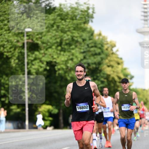 29.06.2025 - hella hamburg halbmarathon Dr. Thomas Lammeyer http://msf.ph/oto/8263306 29.06.2025 09:52:08 Kennedybrücke 1290, 1505, 1571, 1710, 2262, 2399, 3480, 3547, 4062, 4359, 4381, 5003, 5307, 5554, 5709, 6993, 7152, 7154, 8002, 8121, 8571, 8933, 9403, 9643, 10190, 10738, 10852 meine-sportfotos.de