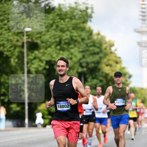 29.06.2025 - hella hamburg halbmarathon Dr. Thomas Lammeyer http://msf.ph/oto/8263334 29.06.2025 09:52:08 Kennedybrücke 1290, 1505, 1571, 1710, 2262, 2399, 3480, 3547, 4062, 4359, 4381, 5003, 5307, 5554, 5709, 6993, 7152, 7154, 8002, 8121, 8571, 8933, 9403, 9643, 10190, 10738, 10852 meine-sportfotos.de
