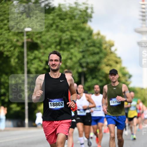 29.06.2025 - hella hamburg halbmarathon Dr. Thomas Lammeyer http://msf.ph/oto/8263365 29.06.2025 09:52:09 Kennedybrücke 1042, 1290, 1505, 1571, 1710, 2262, 2399, 3480, 3547, 4062, 4359, 4381, 5003, 5307, 5554, 5709, 6993, 7152, 7154, 8002, 8121, 8571, 8933, 9403, 9643, 10190, 10738, 10852 meine-sportfotos.de