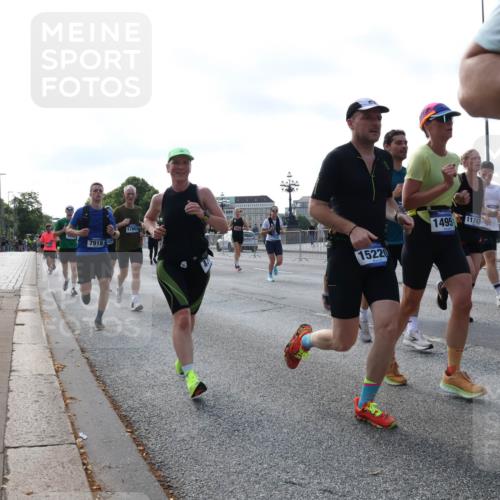 29.06.2025 - hella hamburg halbmarathon Lena Gebhardt http://msf.ph/oto/8263375 29.06.2025 09:57:10 Lombardsbrücke 1030, 1327, 1381, 1442, 1460, 1496, 1537, 1657, 1783, 1833, 2013, 2025, 2074, 2111, 2119, 2208, 2340, 2378, 2396, 2595, 2814, 2839, 2855, 2869, 2878, 3048, 3093, 3103, 3310, 3575, 3652, 3698, 3791, 4299, 4377, 4558, 4635, 4726, 4770, 4897, 5008, 5013, 5018, 5021, 5169, 5194, 5319, 5744, 5839, 6033, 6125, 6377, 6631, 6720, 6762, 6942, 7176, 7177, 7221, 7259, 7918, 8112, 8313, 8572, 8587, 8618, 8651, 8661, 8710, 8813, 8863, 8921, 8930, 9060, 9082, 9316, 9497, 10191 meine-sportfotos.de
