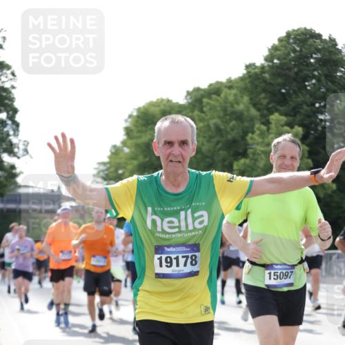 29.06.2025 - hella hamburg halbmarathon Jannik Wohlers http://msf.ph/oto/8263376 29.06.2025 09:59:38 Lombardsbrücke 1006, 1125, 1239, 1264, 1834, 1914, 2099, 2159, 2348, 2364, 2447, 2582, 2584, 2676, 2677, 2910, 3181, 3836, 4013, 4231, 4632, 4772, 4796, 5015, 5134, 5272, 5341, 6174, 6201, 6202, 6462, 6581, 6587, 6602, 6636, 6892, 7717, 7786, 7824, 8223, 8285, 8394, 8573, 8730, 9611, 10093, 10268, 10337, 10742, 10759, 10788, 11158, 11159, 11366, 11753, 11797, 11799, 12248, 12479, 12513, 13847, 13993, 14139, 14429, 14750, 14785, 15097, 15110, 15431, 16327, 17160, 17468, 17525 meine-sportfotos.de