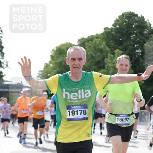 29.06.2025 - hella hamburg halbmarathon Jannik Wohlers http://msf.ph/oto/8263410 29.06.2025 09:59:38 Lombardsbrücke 1006, 1125, 1239, 1264, 1834, 1914, 2099, 2159, 2348, 2364, 2447, 2582, 2584, 2676, 2677, 2910, 3181, 3836, 4013, 4231, 4632, 4772, 4796, 5015, 5134, 5272, 5341, 6174, 6201, 6202, 6462, 6581, 6587, 6602, 6636, 6892, 7717, 7786, 7824, 8223, 8285, 8394, 8573, 8730, 9611, 10093, 10268, 10337, 10742, 10759, 10788, 11158, 11159, 11366, 11753, 11797, 11799, 12248, 12479, 12513, 13847, 13993, 14139, 14429, 14750, 14785, 15097, 15110, 15431, 16327, 17160, 17468, 17525 meine-sportfotos.de