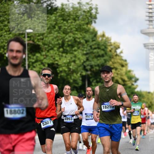 29.06.2025 - hella hamburg halbmarathon Dr. Thomas Lammeyer http://msf.ph/oto/8263421 29.06.2025 09:52:09 Kennedybrücke 1042, 1290, 1505, 1571, 1710, 2262, 2399, 3480, 3547, 4062, 4359, 4381, 5003, 5307, 5554, 5709, 6993, 7152, 7154, 8002, 8121, 8571, 8933, 9403, 9643, 10190, 10738, 10852 meine-sportfotos.de