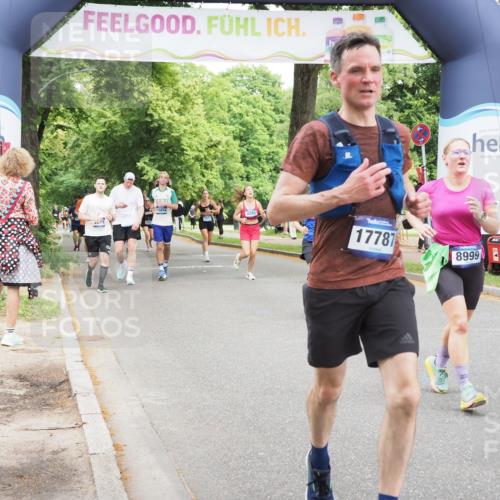 29.06.2025 - hella hamburg halbmarathon MichiJ http://msf.ph/oto/8263428 29.06.2025 10:54:12 Zwischen KM18-KM19 2628, 5605, 8398, 8999, 9007, 10196, 10834, 13042, 15834, 15922, 15993, 17787 meine-sportfotos.de