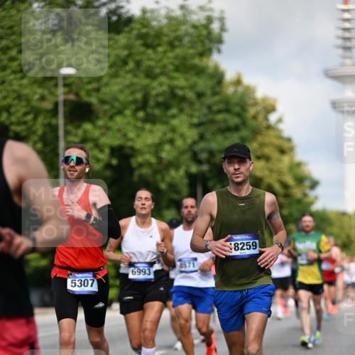 29.06.2025 - hella hamburg halbmarathon Dr. Thomas Lammeyer http://msf.ph/oto/8263478 29.06.2025 09:52:10 Kennedybrücke 1042, 1290, 1505, 1571, 1710, 2262, 2399, 3480, 3547, 4062, 4359, 4381, 5003, 5307, 5554, 5709, 6993, 7152, 7154, 7482, 8002, 8121, 8571, 8933, 9403, 9643, 10190, 10738, 10852, 10877 meine-sportfotos.de
