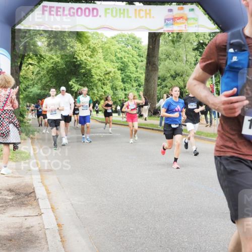 29.06.2025 - hella hamburg halbmarathon MichiJ http://msf.ph/oto/8263479 29.06.2025 10:54:12 Zwischen KM18-KM19 2628, 5605, 8398, 8999, 9007, 10196, 10834, 13042, 15834, 15922, 15993, 17787 meine-sportfotos.de