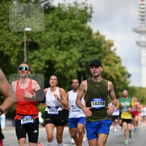 29.06.2025 - hella hamburg halbmarathon Dr. Thomas Lammeyer http://msf.ph/oto/8263491 29.06.2025 09:52:10 Kennedybrücke 1042, 1290, 1505, 1571, 1710, 2262, 2399, 3480, 3547, 4062, 4359, 4381, 5003, 5307, 5554, 5709, 6993, 7152, 7154, 7482, 8002, 8121, 8571, 8933, 9403, 9643, 10190, 10738, 10852, 10877 meine-sportfotos.de