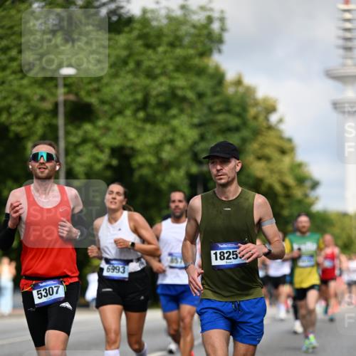 29.06.2025 - hella hamburg halbmarathon Dr. Thomas Lammeyer http://msf.ph/oto/8263501 29.06.2025 09:52:10 Kennedybrücke 1042, 1290, 1505, 1571, 1710, 2262, 2399, 3480, 3547, 4062, 4359, 4381, 5003, 5307, 5554, 5709, 6993, 7152, 7154, 7482, 8002, 8121, 8571, 8933, 9403, 9643, 10190, 10738, 10852, 10877 meine-sportfotos.de