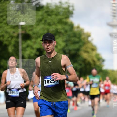 29.06.2025 - hella hamburg halbmarathon Dr. Thomas Lammeyer http://msf.ph/oto/8263582 29.06.2025 09:52:11 Kennedybrücke 1042, 1290, 1505, 1571, 1710, 2262, 2399, 3480, 3547, 4062, 4359, 4381, 5003, 5307, 5554, 5709, 6993, 7152, 7154, 7310, 7482, 8002, 8121, 8571, 8933, 9403, 9643, 10190, 10451, 10738, 10852, 10877 meine-sportfotos.de