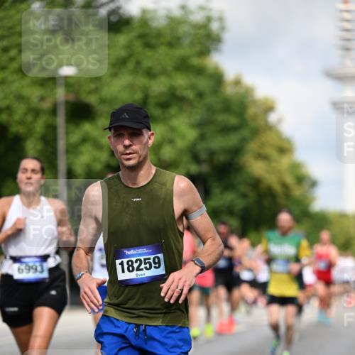 29.06.2025 - hella hamburg halbmarathon Dr. Thomas Lammeyer http://msf.ph/oto/8263608 29.06.2025 09:52:11 Kennedybrücke 1042, 1290, 1505, 1571, 1710, 2262, 2399, 3480, 3547, 4062, 4359, 4381, 5003, 5307, 5554, 5709, 6993, 7152, 7154, 7310, 7482, 8002, 8121, 8571, 8933, 9403, 9643, 10190, 10451, 10738, 10852, 10877 meine-sportfotos.de