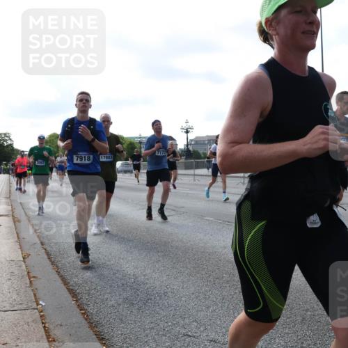 29.06.2025 - hella hamburg halbmarathon Lena Gebhardt http://msf.ph/oto/8263633 29.06.2025 09:57:11 Lombardsbrücke 1030, 1327, 1381, 1442, 1460, 1496, 1537, 1657, 1783, 1833, 2013, 2025, 2074, 2111, 2119, 2340, 2378, 2396, 2595, 2814, 2839, 2855, 2869, 2878, 3048, 3093, 3103, 3310, 3575, 3652, 3698, 3791, 4299, 4377, 4558, 4635, 4726, 4770, 4897, 5008, 5013, 5018, 5021, 5169, 5194, 5319, 5744, 5839, 6033, 6125, 6377, 6631, 6720, 6762, 6795, 6942, 7176, 7177, 7221, 7259, 7918, 8112, 8313, 8572, 8587, 8618, 8651, 8661, 8710, 8813, 8863, 8921, 8930, 9060, 9082, 9316, 9497, 10191 meine-sportfotos.de