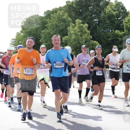 29.06.2025 - hella hamburg halbmarathon Jannik Wohlers http://msf.ph/oto/8263635 29.06.2025 09:59:40 Lombardsbrücke 1006, 1125, 1239, 1264, 1914, 2099, 2159, 2348, 2364, 2447, 2582, 2584, 2676, 2677, 2910, 3181, 3836, 3898, 4013, 4231, 4632, 4772, 4796, 5272, 5341, 6174, 6201, 6462, 6581, 6587, 6602, 6636, 6892, 7717, 7786, 7824, 8223, 8285, 8394, 8573, 8730, 9611, 10093, 10268, 10337, 10534, 10742, 10759, 10788, 11158, 11159, 11366, 11753, 11797, 11799, 11992, 12213, 12248, 12479, 12513, 13847, 13993, 14139, 14429, 14750, 14785, 15097, 15110, 15431, 16327, 17160, 17468, 17525 meine-sportfotos.de