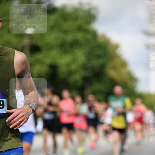 29.06.2025 - hella hamburg halbmarathon Dr. Thomas Lammeyer http://msf.ph/oto/8263721 29.06.2025 09:52:12 Kennedybrücke 1042, 1290, 1571, 1710, 2262, 2399, 3480, 3547, 4062, 4359, 4381, 5003, 5307, 5709, 6993, 7152, 7154, 7310, 7482, 8002, 8121, 8571, 8933, 9403, 9643, 10190, 10451, 10738, 10877, 11106 meine-sportfotos.de