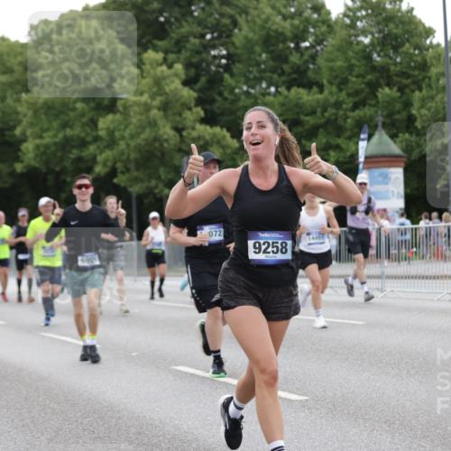 29.06.2025 - hella hamburg halbmarathon Jannik Wohlers http://msf.ph/oto/8263736 29.06.2025 10:33:07 Lombardsbrücke 1995, 2342, 2776, 3170, 3341, 3812, 4164, 4361, 4433, 4449, 5075, 5569, 6109, 6854, 6999, 7653, 7705, 8021, 8157, 8282, 8891, 9234, 9258, 9438, 9591, 9592, 9750, 9780, 9799, 11453, 11546, 11676, 11811, 11827, 11928, 12237, 12238, 12855, 13375, 13601, 14098, 14451, 15044, 15072, 15367 meine-sportfotos.de