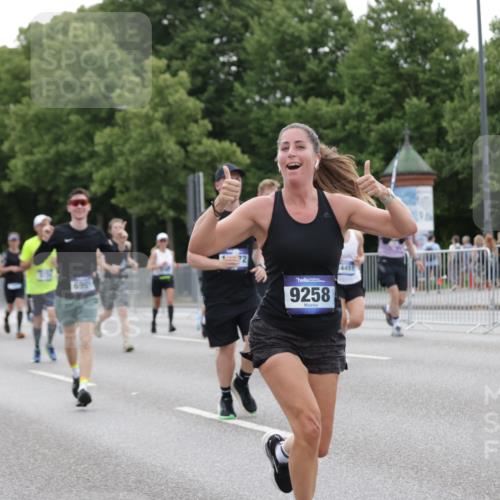 29.06.2025 - hella hamburg halbmarathon Jannik Wohlers http://msf.ph/oto/8263767 29.06.2025 10:33:07 Lombardsbrücke 1995, 2342, 2776, 3170, 3341, 3812, 4164, 4361, 4433, 4449, 5075, 5569, 6109, 6854, 6999, 7653, 7705, 8021, 8157, 8282, 8891, 9234, 9258, 9438, 9591, 9592, 9750, 9780, 9799, 11453, 11546, 11676, 11811, 11827, 11928, 12237, 12238, 12855, 13375, 13601, 14098, 14451, 15044, 15072, 15367 meine-sportfotos.de
