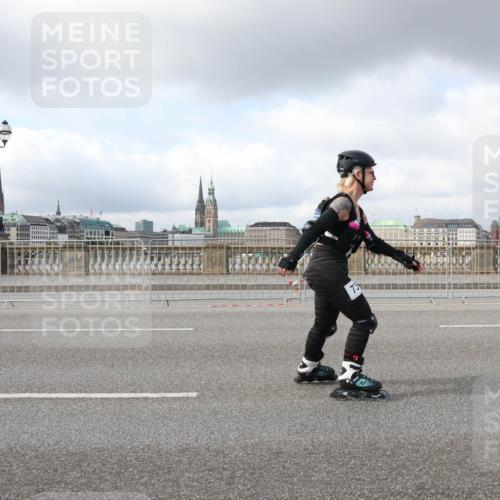 29.06.2025 - hella hamburg halbmarathon Lena Gebhardt http://msf.ph/oto/8263769 29.06.2025 09:03:59 Lombardsbrücke  meine-sportfotos.de