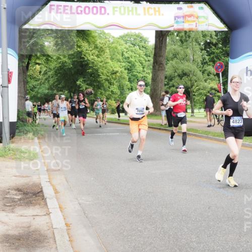 29.06.2025 - hella hamburg halbmarathon MichiJ http://msf.ph/oto/8263803 29.06.2025 10:30:14 Zwischen KM18-KM19 1441, 1570, 1700, 4823, 6550, 7035, 7432, 10415, 11417, 13725, 13876, 15247, 15521, 15623, 18772, 19046 meine-sportfotos.de